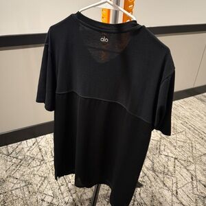 ALO Yoga Men's Mesh-Back Black Tee Large